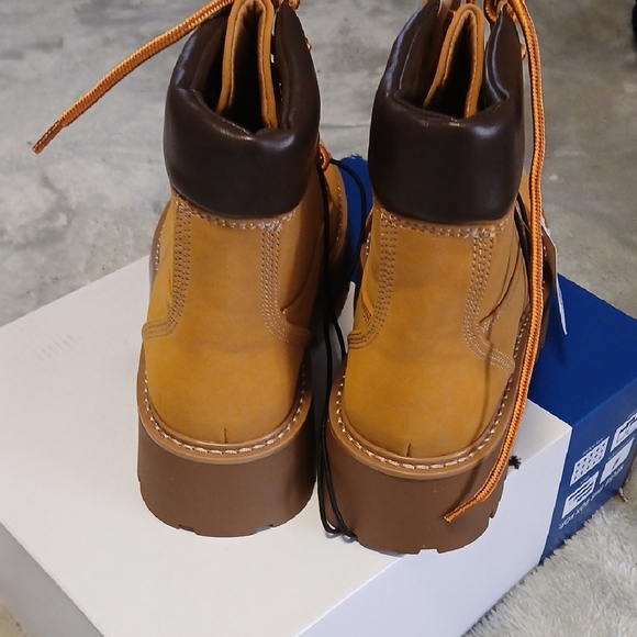 Tan and Brown Ankle Boots with Rugged Sole and Lace-Up Design - Picture 4 of 8